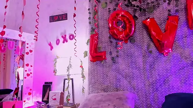 Snapshot of VeronicaOlson_ chatting on February 2025 04:47:02 AM VeronicaOlson online show from February 2025 04:47:02 AM