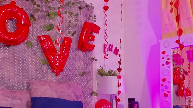 Snapshot of VeronicaOlson_ chatting on February 2025 05:51:02 AM VeronicaOlson online show from February 2025 05:51:02 AM