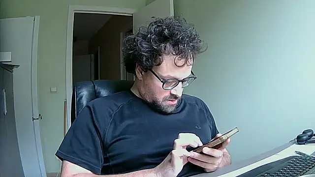 littlehairyman online show from October 2025 08:40:01 AM