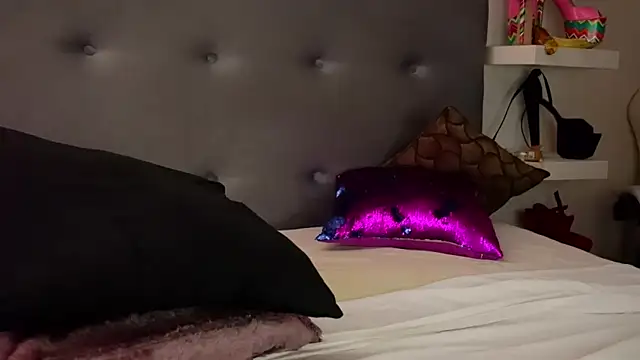 Snapshot of TanyaKros chatting on March 2025 09:10:02 AM TanyaKros online show from March 2025 09:10:02 AM