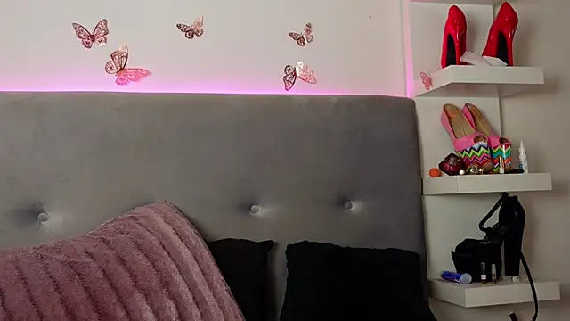 Snapshot of TanyaKros chatting on November 2025 05:41:02 AM TanyaKros online show from November 2025 05:41:02 AM