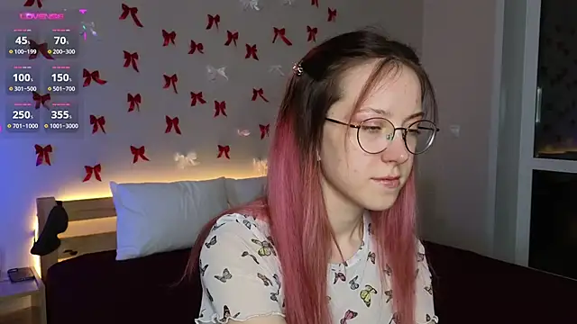 Snapshot of MaryBliss chatting on March 2025 04:30:02 PM MaryBliss online show from March 2025 04:30:02 PM