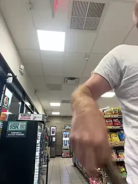 Snapshot of 32XRedBeard chatting on February 2025 12:27:01 PM 32XRedBeard online show from February 2025 12:27:01 PM