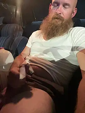 Snapshot of 32XRedBeard chatting on March 2025 01:54:02 AM 32XRedBeard online show from March 2025 01:54:02 AM