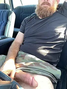 Snapshot of 32XRedBeard chatting on November 2025 02:10:01 PM 32XRedBeard online show from November 2025 02:10:01 PM