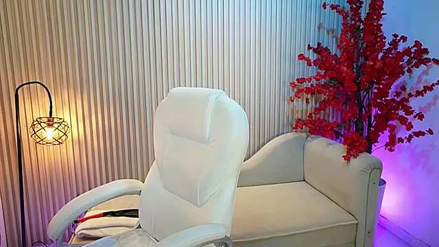 Snapshot of Emma_Walkerr_ chatting on October 2025 07:00:01 PM Emma Walkerr online show from October 2025 07:00:01 PM