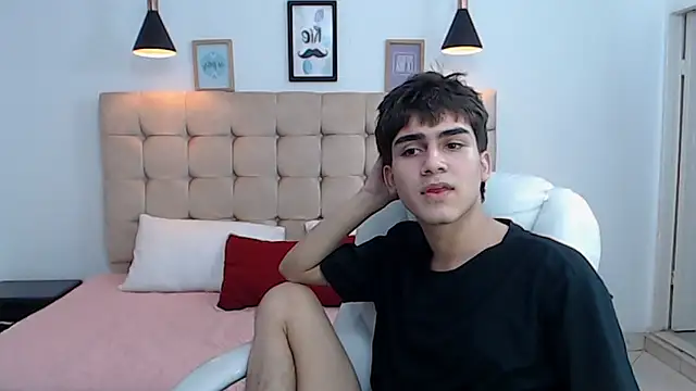 Tommy18   online show from January 2025 09:05:01 AM