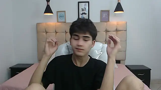 Tommy18   online show from January 2025 06:22:01 AM