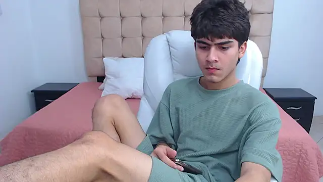 Tommy18   online show from February 2025 10:19:01 AM