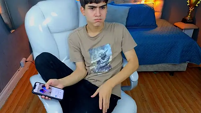 Tommy18   online show from March 2025 10:46:02 AM