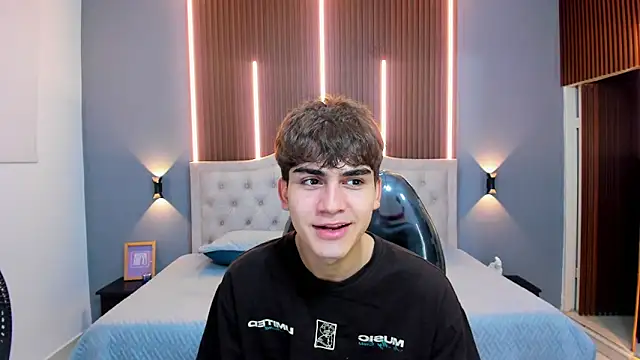 Tommy18   online show from September 2025 03:30:02 AM