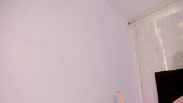 Snapshot of Bonny_and_carrot chatting on October 2025 07:12:02 PM Bonny and carrot online show from October 2025 07:12:02 PM