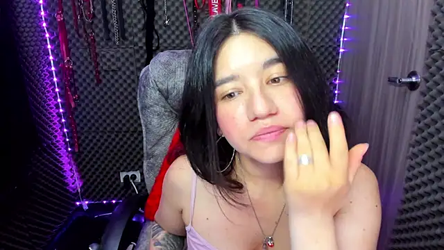 lilihot  online show from February 2025 04:00:02 PM