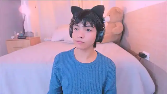 AllanYong18 online show from September 2025 07:43:02 AM