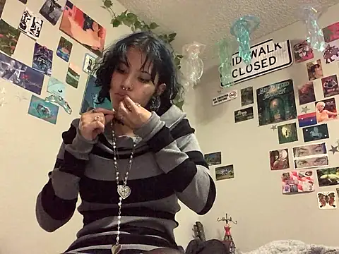 Rubyred2369 online show from January 2025 09:04:01 PM