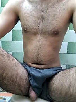 Snapshot of TOPMOON001 chatting on March 2025 07:04:02 AM TOPMOON001 online show from March 2025 07:04:02 AM