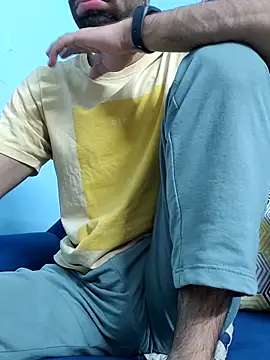 Snapshot of TOPMOON001 chatting on October 2025 11:39:02 AM TOPMOON001 online show from October 2025 11:39:02 AM