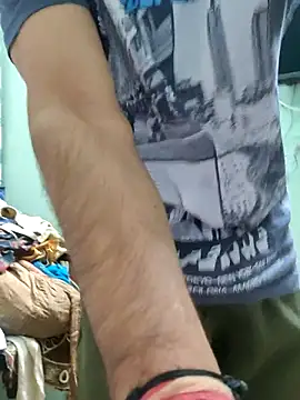 Snapshot of TOPMOON001 chatting on November 2025 05:18:01 AM TOPMOON001 online show from November 2025 05:18:01 AM