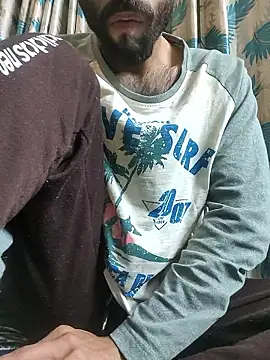 Snapshot of TOPMOON001 chatting on January 2026 06:44:02 PM TOPMOON001 online show from January 2026 06:44:02 PM