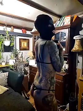 Snapshot of MissParadise40 chatting on January 2025 11:14:01 PM MissParadise40 online show from January 2025 11:14:01 PM