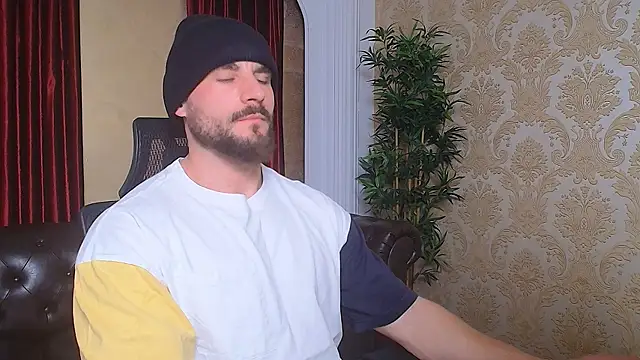 AdamJamesonn online show from March 2025 12:39:02 PM