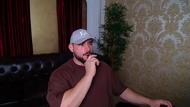 AdamJamesonn online show from November 2025 05:17:01 AM