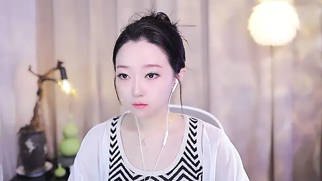 Zoe-99 online show from November 2025 12:05:02 PM