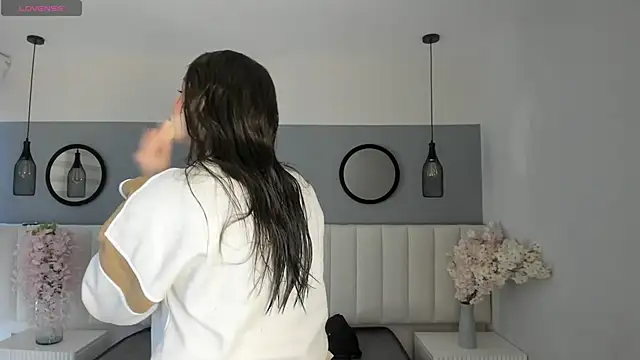 chelsea bolton  online show from February 2026 12:15:01 PM