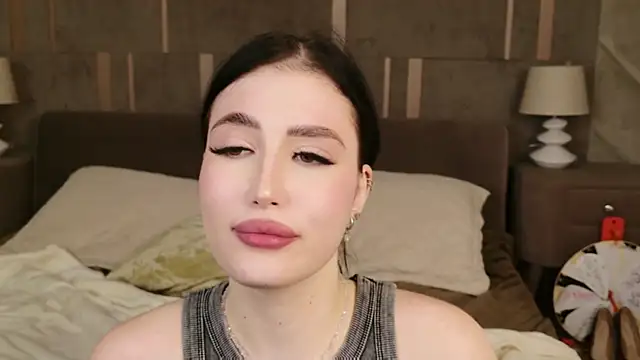 EmmaLawrens online show from October 2025 03:49:01 AM