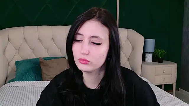 EmmaLawrens online show from March 2026 10:33:01 AM