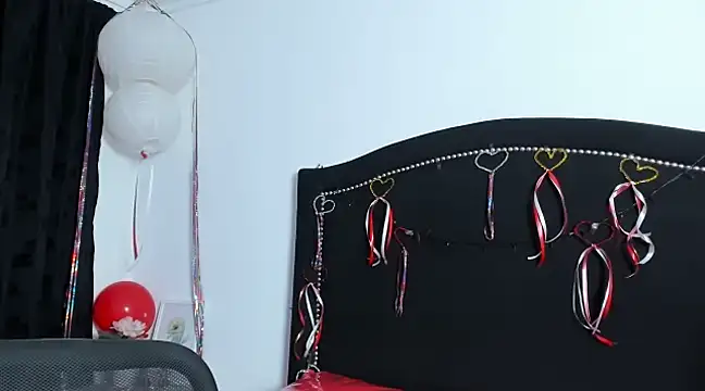 Snapshot of Cleo_Hott chatting on February 2025 09:22:02 AM Cleo Hott online show from February 2025 09:22:02 AM