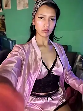 Snapshot of Cleo_Hott chatting on November 2025 05:29:02 AM Cleo Hott online show from November 2025 05:29:02 AM