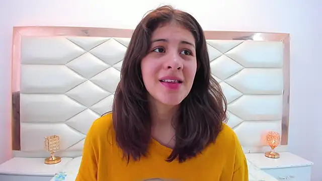 Snapshot of MiaQueen021 chatting on January 2025 03:46:01 PM MiaQueen021 online show from January 2025 03:46:01 PM