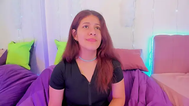 Snapshot of MiaQueen021 chatting on October 2025 12:57:02 PM MiaQueen021 online show from October 2025 12:57:02 PM