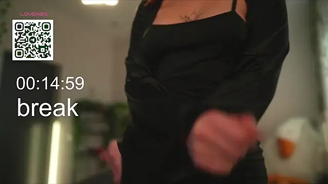 Snapshot of vse_sukki chatting on November 2025 03:06:01 AM vse sukki online show from November 2025 03:06:01 AM