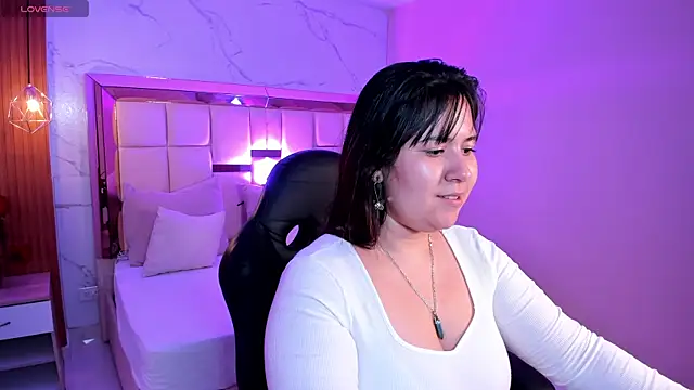 zoes milee online show from November 2025 11:09:02 AM