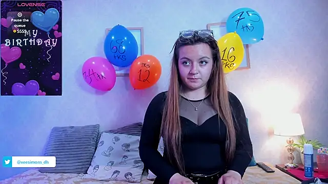 Snapshot of Veronica_simons chatting on March 2025 08:01:02 PM Veronica simons online show from March 2025 08:01:02 PM