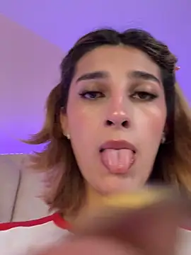 Snapshot of Queensara_ chatting on March 2025 03:16:02 PM Queensara online show from March 2025 03:16:02 PM