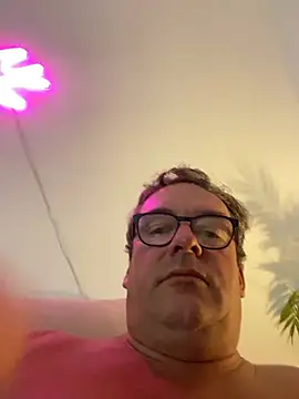 Snapshot of MountJohnXL chatting on May 2026 03:23:01 AM MountJohnXL online show from May 2026 03:23:01 AM