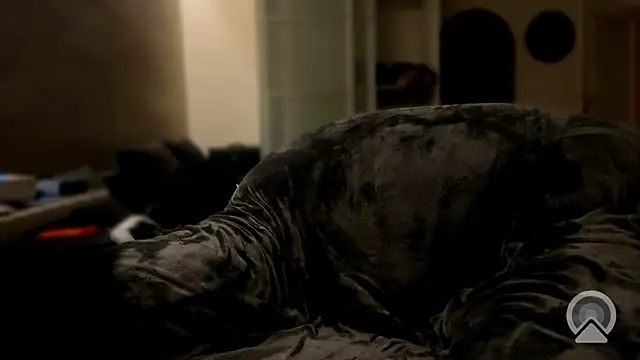 Snapshot of TyroneeDE chatting on October 2025 02:45:01 AM TyroneeDE online show from October 2025 02:45:01 AM