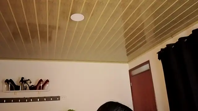 Renaxi Smith online show from October 2025 08:09:01 PM