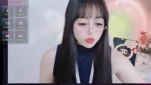 Snapshot of LiLiLily chatting on September 2025 05:47:02 PM LiLiLily online show from September 2025 05:47:02 PM