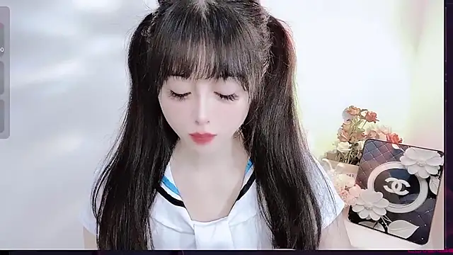 Snapshot of LiLiLily chatting on September 2025 06:55:01 PM LiLiLily online show from September 2025 06:55:01 PM