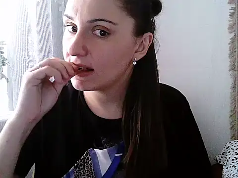 Yuliia30 online show from December 2025 11:27:02 AM