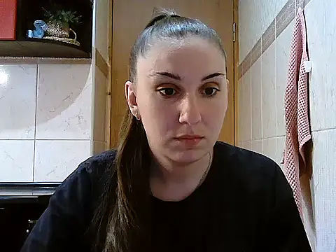 Yuliia30 online show from May 2026 02:24:02 PM