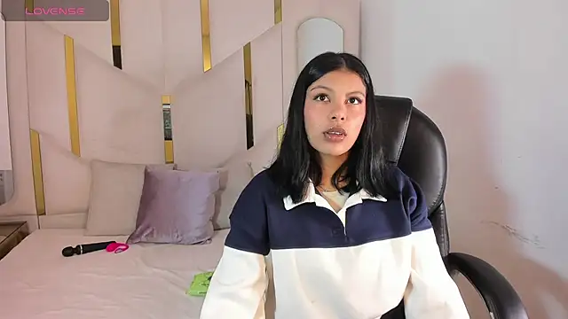 Salmaportman69 online show from February 2026 02:36:01 PM