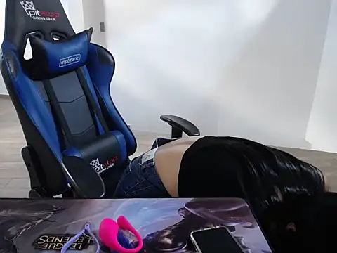 Snapshot of Francheskasmile chatting on February 2025 04:36:02 PM Francheskasmile online show from February 2025 04:36:02 PM