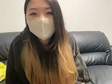 Snapshot of yazawa_oO chatting on January 2025 09:08:02 PM yazawa oO online show from January 2025 09:08:02 PM