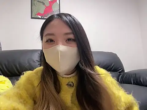 Snapshot of yazawa_oO chatting on February 2025 01:22:02 PM yazawa oO online show from February 2025 01:22:02 PM