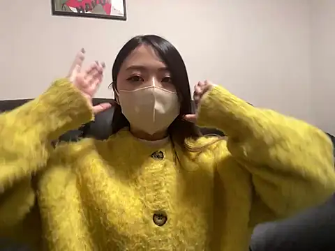 Snapshot of yazawa_oO chatting on February 2025 11:12:01 PM yazawa oO online show from February 2025 11:12:01 PM